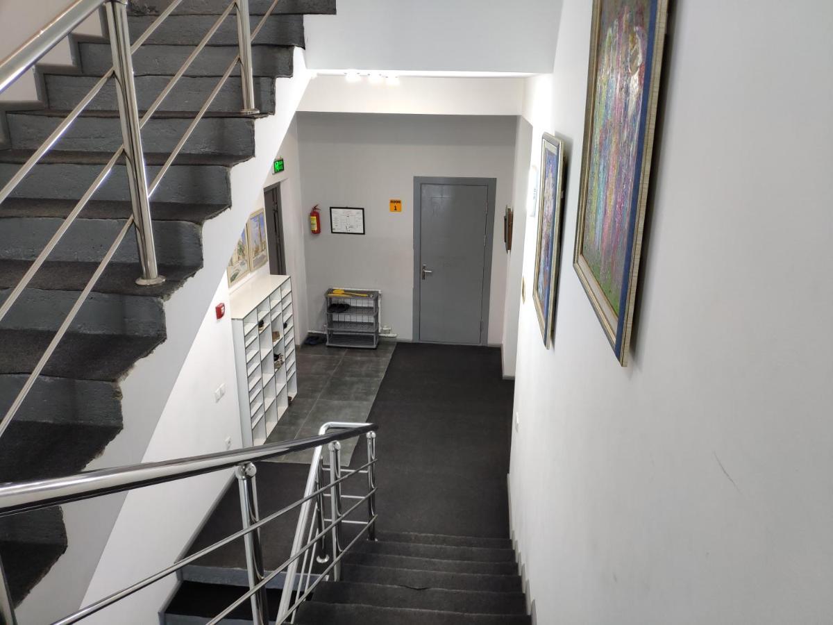 Jules Verne Hostel Tasjkent Eksteriør billede