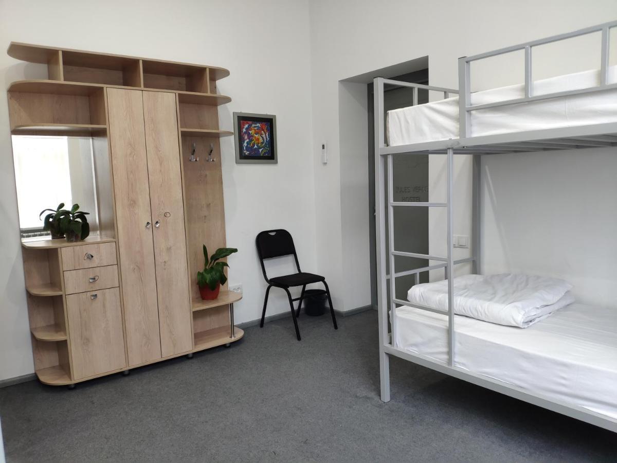 Jules Verne Hostel Tasjkent Eksteriør billede